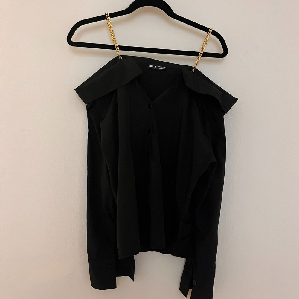 Gold chain strap off the shoulder long sleeve shirt SHEIN Medium
